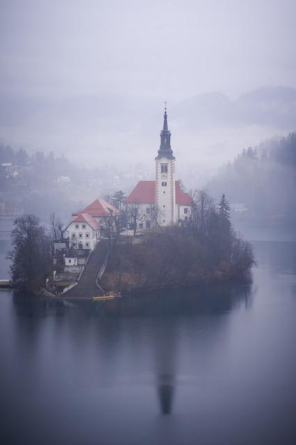 Co obléci do kostela a na recepci